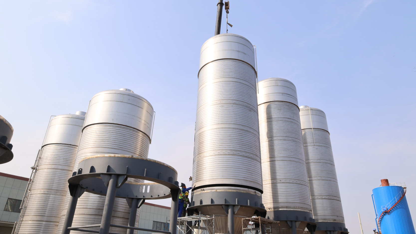 300噸級超大型啤酒發(fā)酵罐投產(chǎn)，打破國外